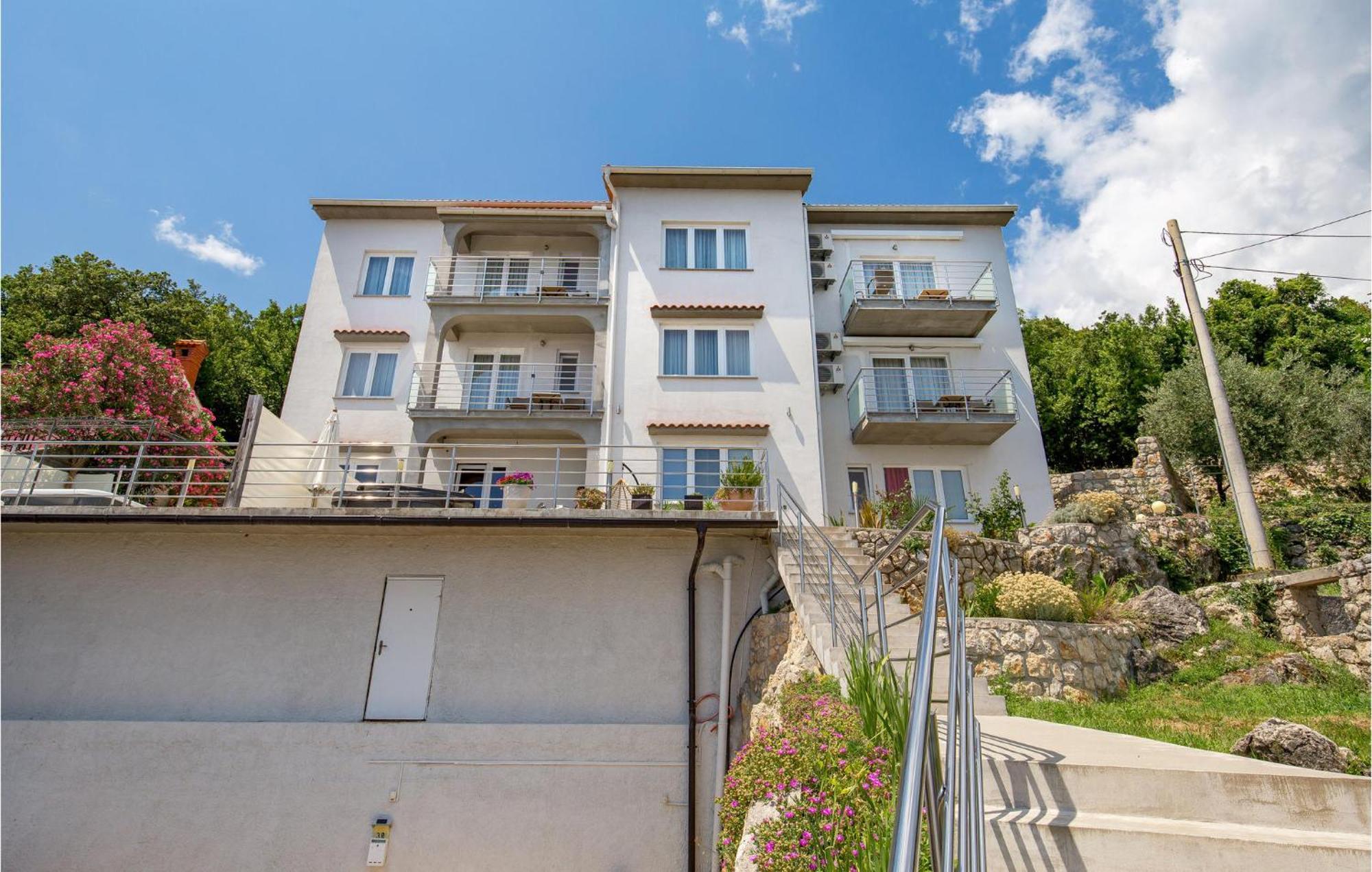 1 Bedroom Gorgeous Apartment In Mošćenička Draga المظهر الخارجي الصورة